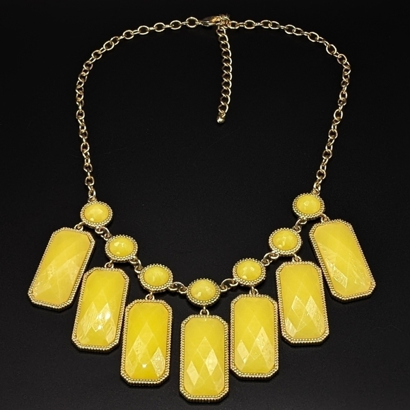 Yellow Faceted Dangle Panel Statement Necklace in Gold Tone - Picture 3 of 7
